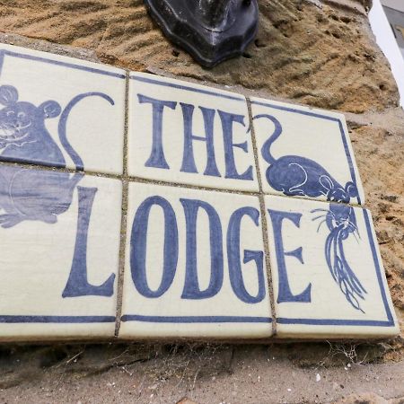 The Lodge Уитби Экстерьер фото